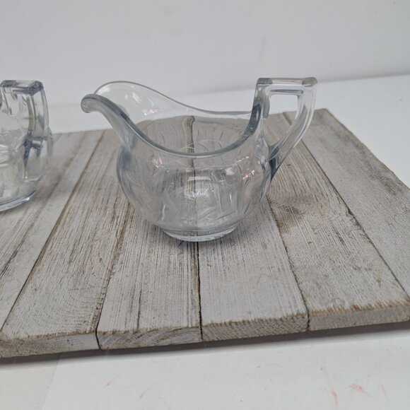 Vintage Heisey Glass Creamer & Sugar w/ Geometric Leaf & Berry Wheel Cut Pattern - Picture 13 of 13